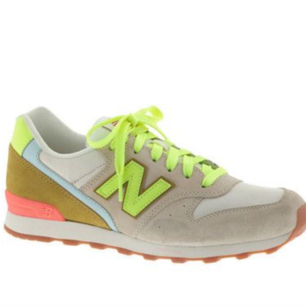 New Balance 696
